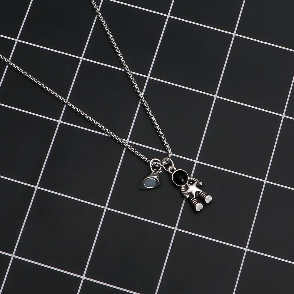 Heart Pendant Fashion Jewelry Korean Style Necklace Female Clavicle Chain Astronaut Couple Necklace Magnet Attraction Necklace