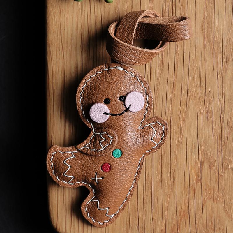 Handmade Leather Gingerbread Man KeyChain Cute Christmas KeyRing Bag Charm Christmas Ornament with Gift Box