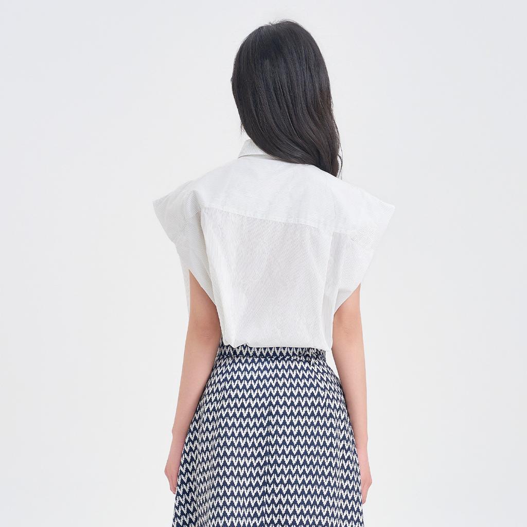 Collar tied waistband slimming shirt for women in the summer of 2026, featuring a single breasted collar and a trendy commuting top