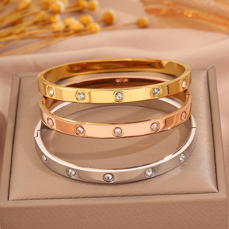 Classic titanium steel bracelet for women, popular fashion light luxury bracelet, ten diamond gold bracelet for girlfriends