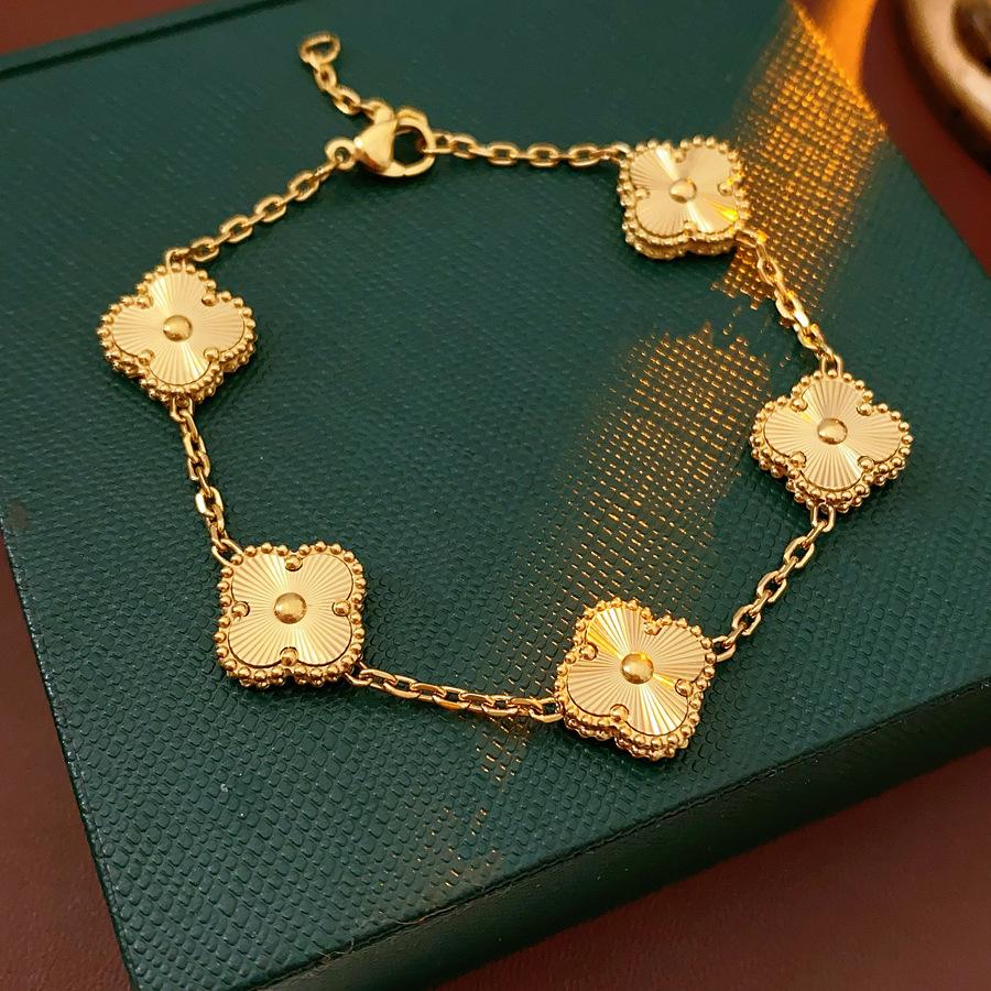 

Браслет из титановой стали с цветком-четырехлистником, модный, для работы, универсальный, браслет в стиле инс, легкая роскошь, высококачественные ручные украшения для женщин Fine carving-18k золотой