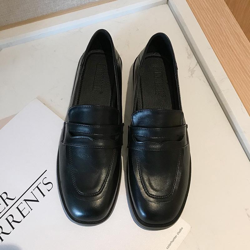 Dames Retro Velvet Loafers in Britse Stijl: Herfst 2025 Platte Leren Schoenen met Vierkante Neus voor JK Outfit