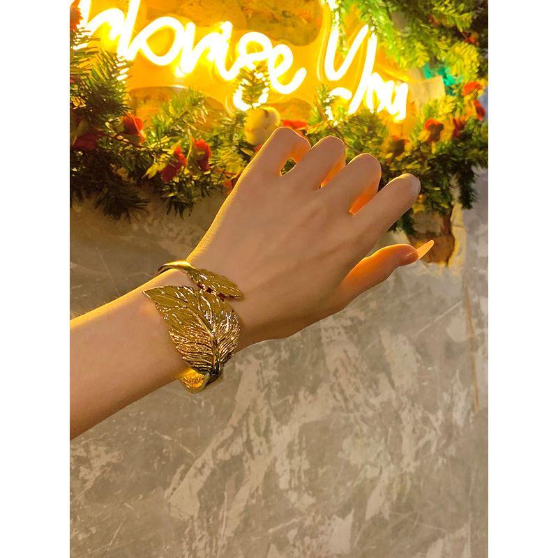 Niche Style Fashion Retro Metal Bracelet Delicate Female Leaves