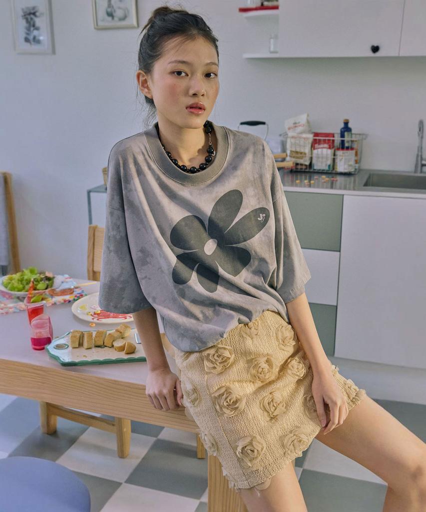 JUNEJUNE SPACE Flower Graphic Tee_Grey