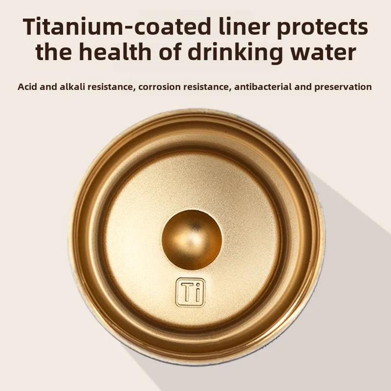 Lätt Lyx Titanium - Ytbehandlad Isolerad Kopp: Hög - Estetisk, Rymlig, Ultrafotbar, Perfekt för Kaffe