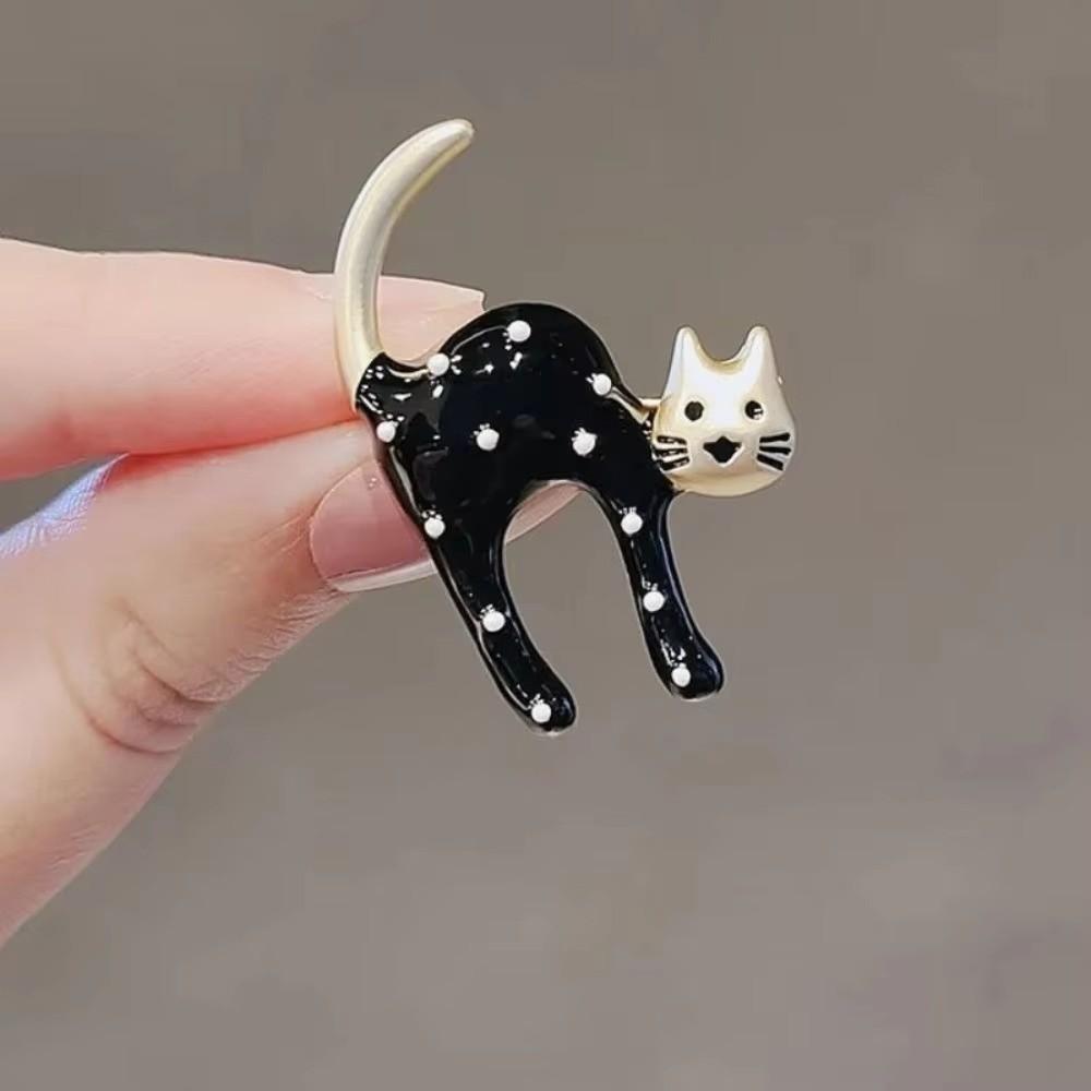 Black White Brooch Pins Enamel Cardigan Clip Creative Cat Brooches  Clothing Accessories