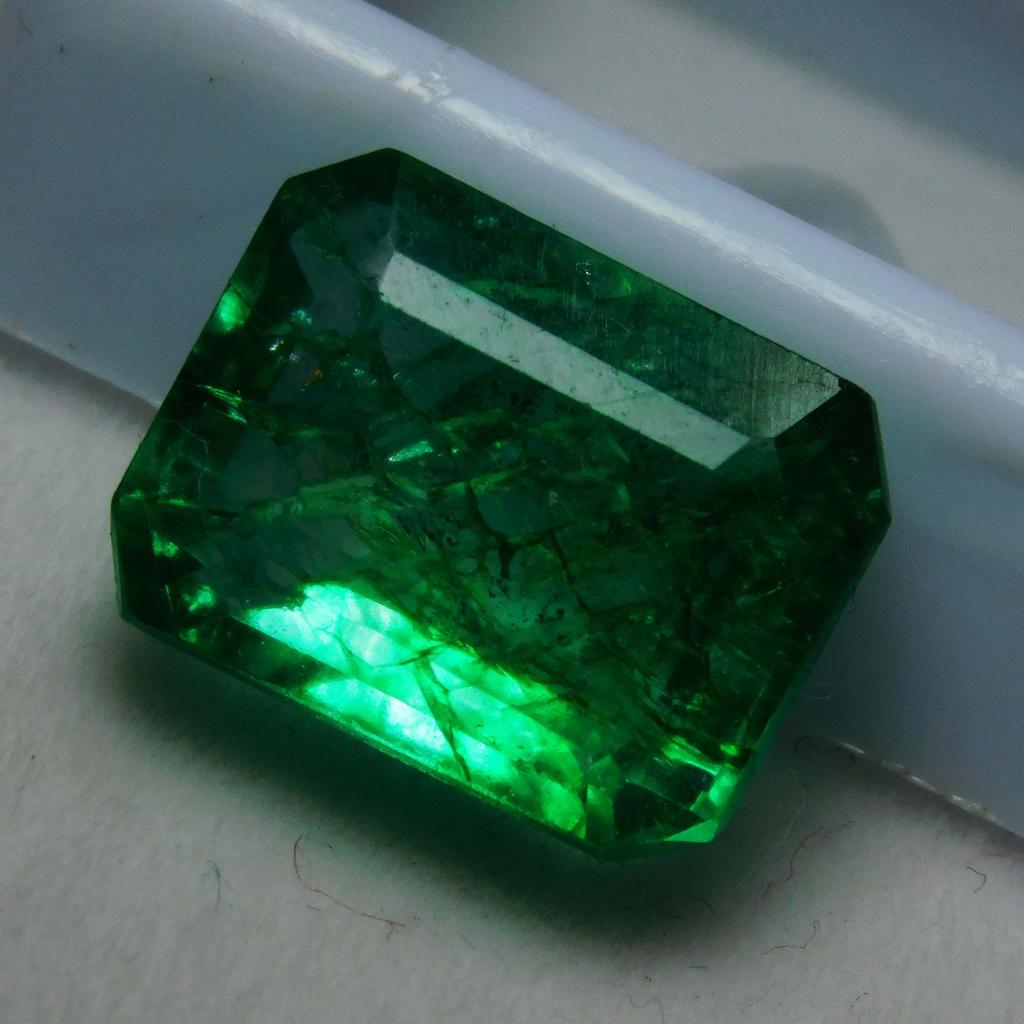 Natural Colombian Emerald Emerald Shape 7 Ct Green Certified Loose Gemstone A-3861a