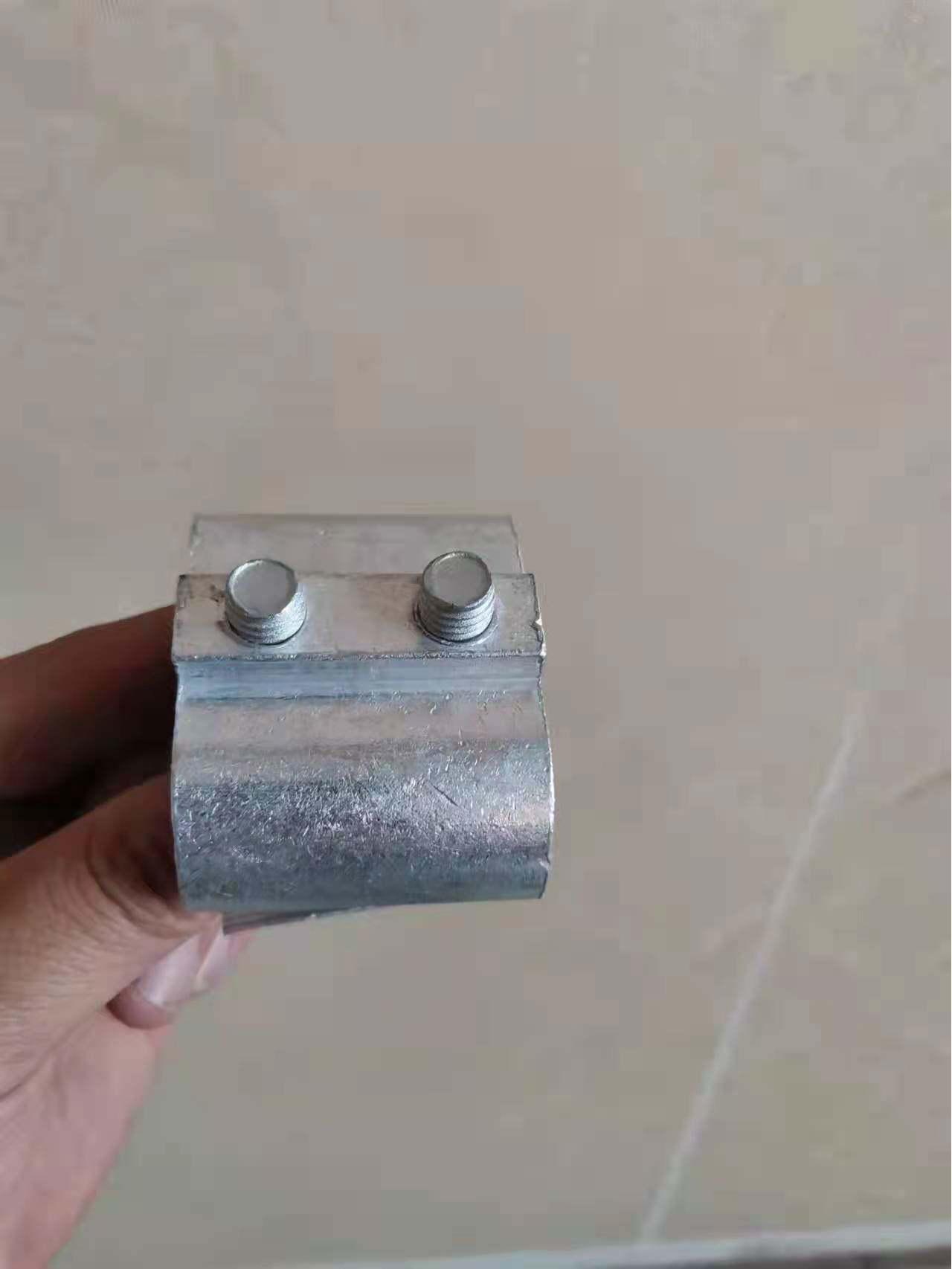 Insulated High Voltage Grounding Wire Clamp with Copper Head for Electricians.