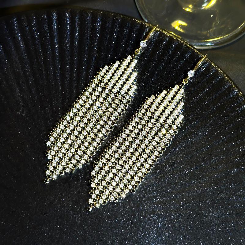 Elegant Tassel Long Earrings: European & American Fashion, High-End Prom & Evening Goddess Style.