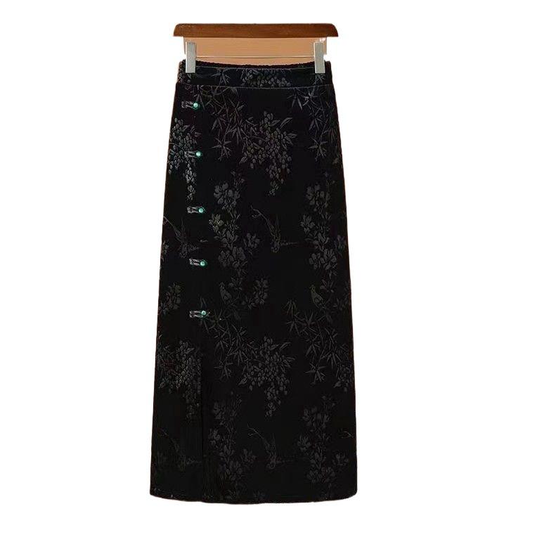 Chinese Frog Button Gold Velvet Jacquard Skirt: Mid-Length Slit Hip-Hugging Style for Spring and Autumn
