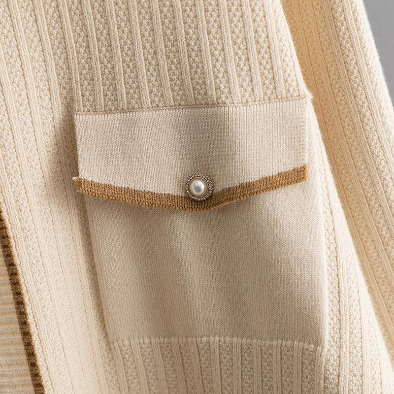 HNXC Xiaoxiang-style Polo Neck Sweater for Women, A Stylish Autumn and Winter Knitted Top with A Flip Collar