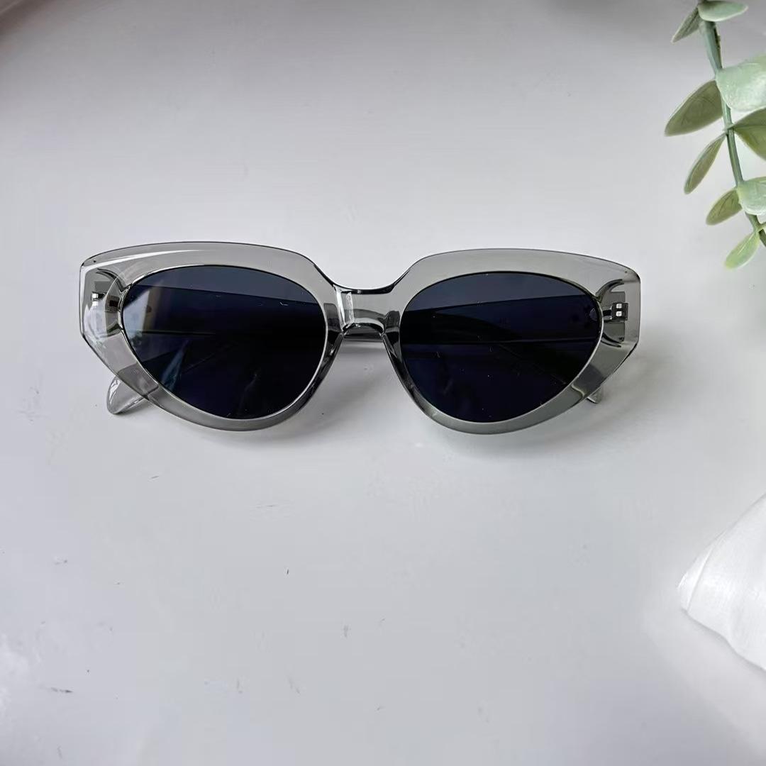

Fashion Style Female Sunglasses Cat Eye Shape Anti-reflective Sun Glasses Women Vintage Style Men Sun Glass