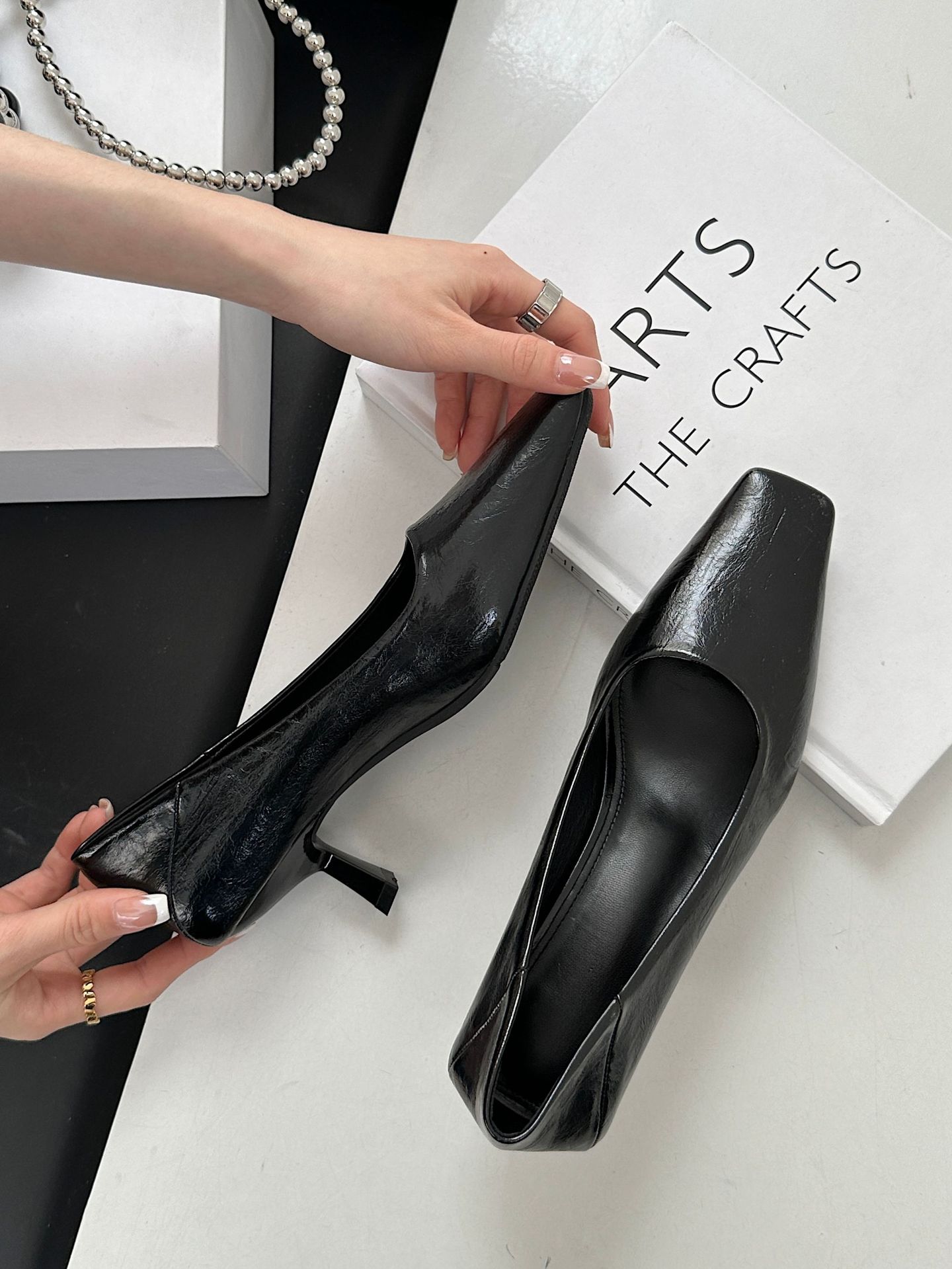 

Yuanlitong весна новые туфли на высоком каблуке женская одежда ощущение высокого класса тонкий каблук квадратный носок ретро женская обувь профессиональный стиль повседневная обувь 35