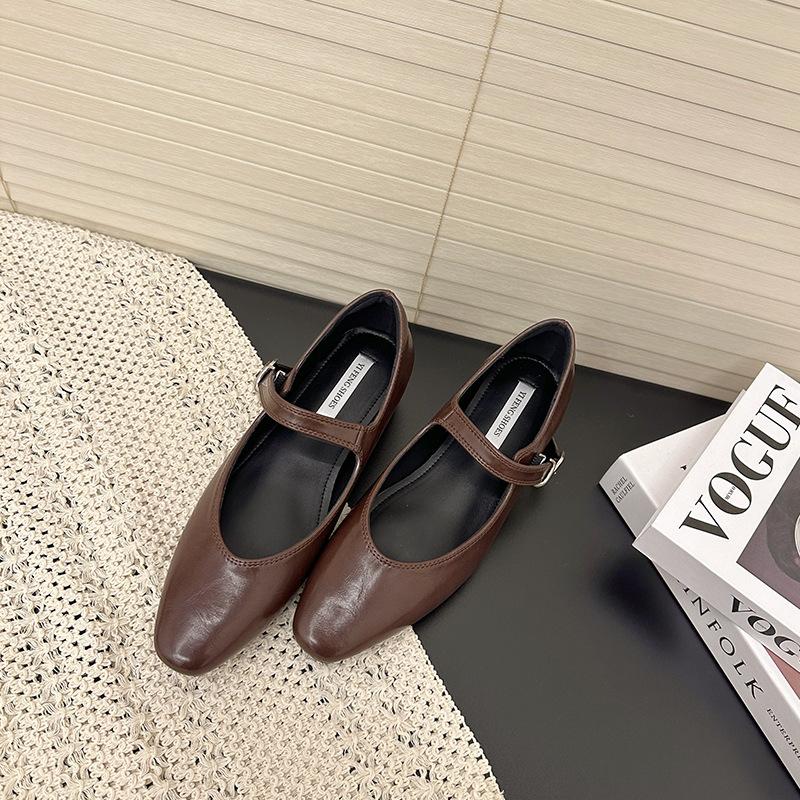 Women s Spring/Fall Mary Jane Flats with Single Buckle Strap and V-Cut Toe French-Style Ballet Flats with Built-in Heel Lift 33