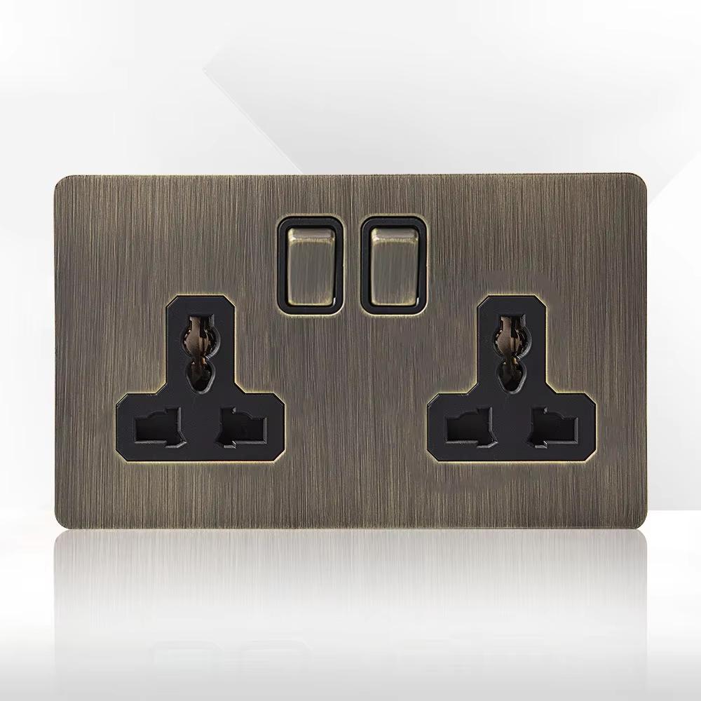 LangYeao Messinghebel UK Kippschalter Buster und Stanzlichtschalter Stil Edelstahlplatte Vintage Retro Wandschalter Steckdose