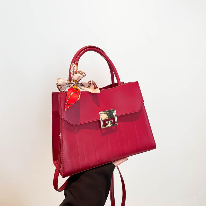 

Сумка женская новая нишевая мода большая вместимость сумка-тоут персонализированная женская сумочка элегантный темперамент женская сумка красный