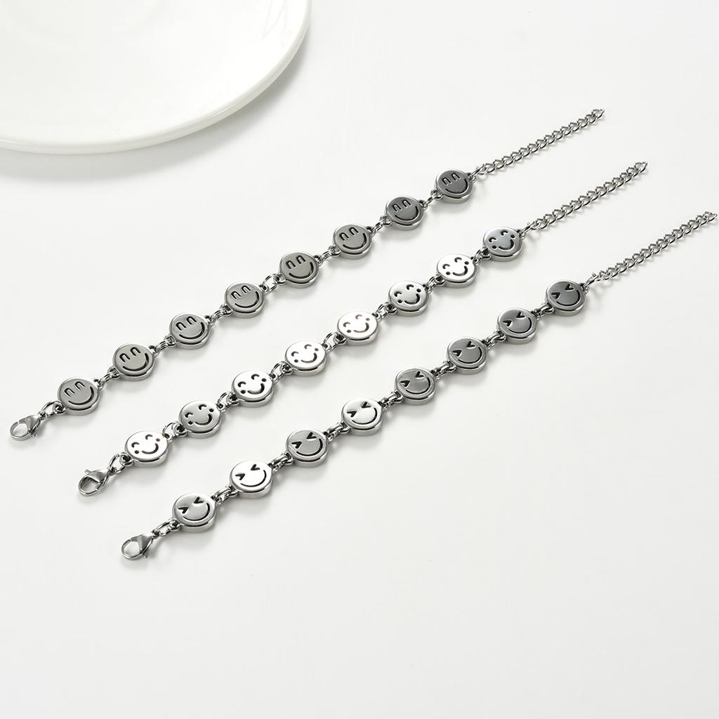 Cute Stainless Steel Funny Smile Face Bracelet Link Hand Chain for Women Men Emoji Charms Wrist Wristband Anklets Metal Jewelry