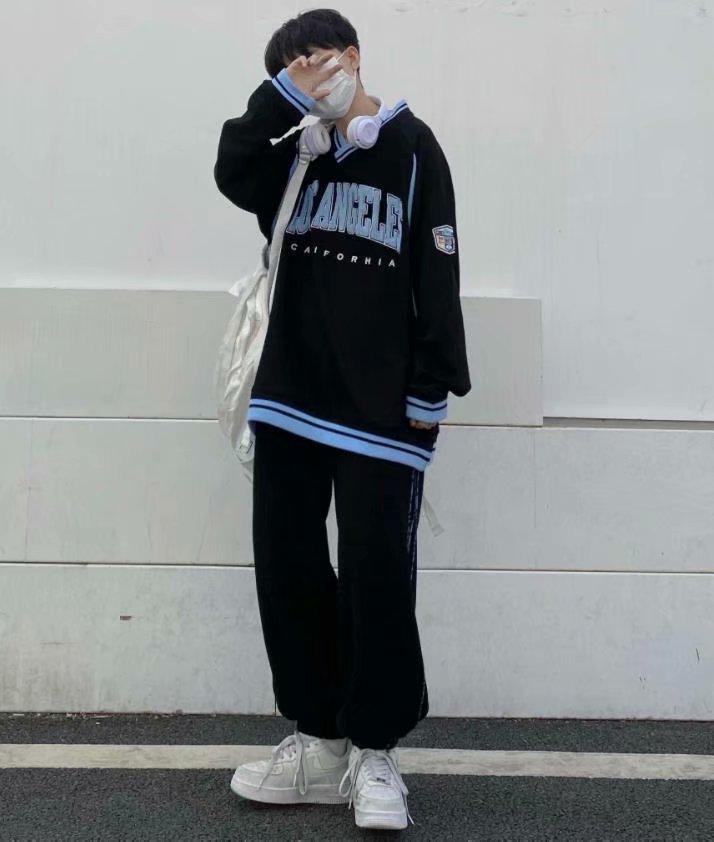 Street Style Trendy Retro Embroidered V-Neck Sweatshirt, Unisex College Style, Long Sleeve, 2021 Spring/Autumn.