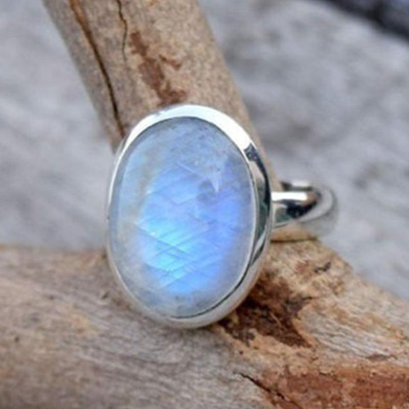 Vintage Silver Color Rings for Women Trendy Round Inlaid with Imitation Moonstone Personalized Creativity Party Rings Jewelry