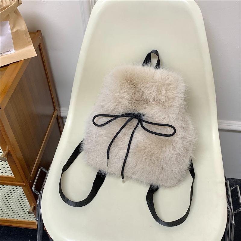 Autumn and winter plush bag women go out to travel fashion high sense foreign style backpack