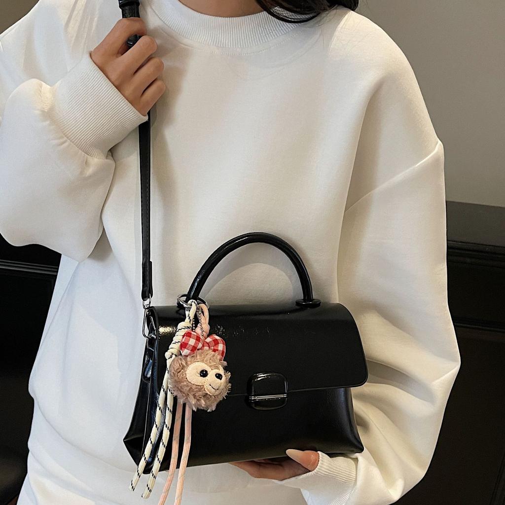 This Year, the Popular Hand-carried Fashionable and Versatile Shoulder Small Square Bag, the New Popular Simple Casual Korean Version of the Niche Me