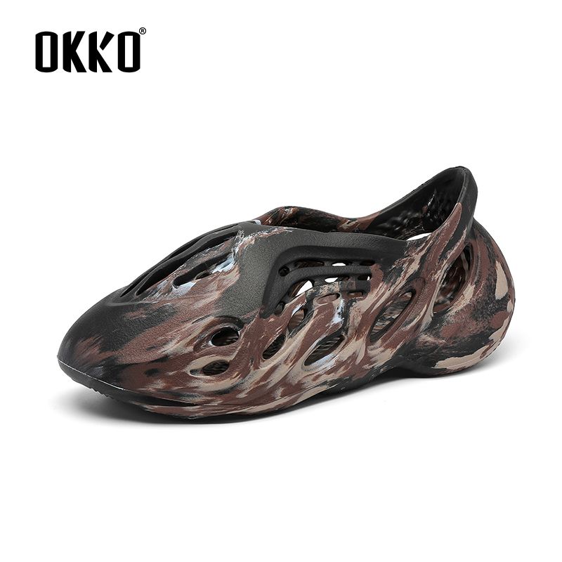 

Uenoplanet Coconut Hole Shoes Baby Boy and Girl Summer Outdoor Non-Slip Sports Beach Thick Sole Non-Slip Couple Sandals