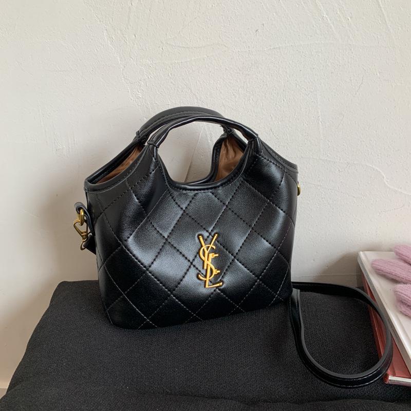 

2025 Autumn Women s High-End Fashion Handbag: Versatile Diamond Lattice Chain Crossbody and Shoulder Bag