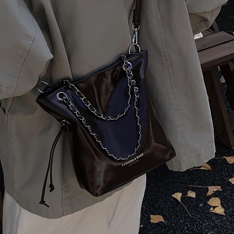 Chain Single-shoulder Crossbody Bag, High Appearance Level, Commuting Handbag, Simple and Fashionable Bucket Bag