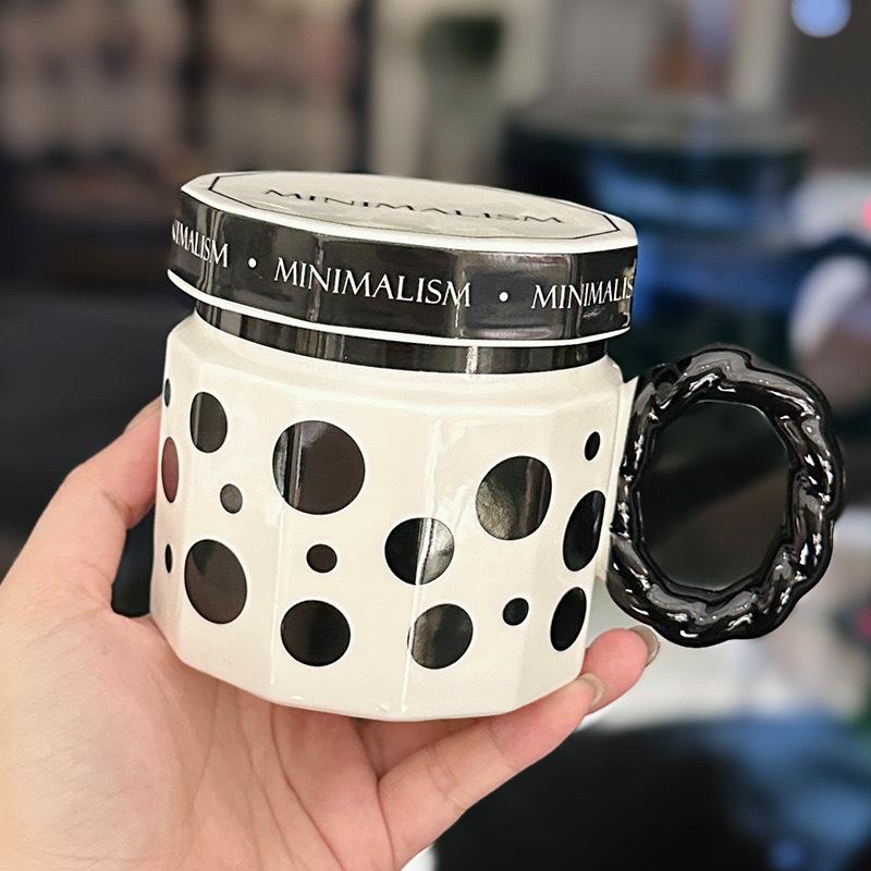 

Французская средневековая большая вместимость ретро девушка керамическая с крышкой кофейная кружка чашка для питьевой воды чашка для завтрака 400m l