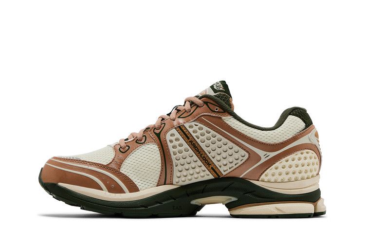 Saucony ProGrid Triumph 4 Saucony & Friends Seanella Abraham