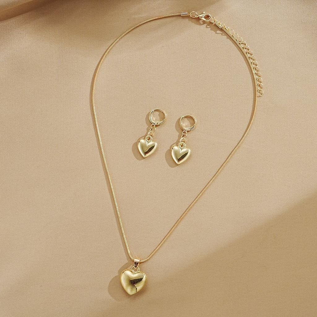European and American new peach heart necklace set jewelry set love necklace set necklace earrings two-piece set