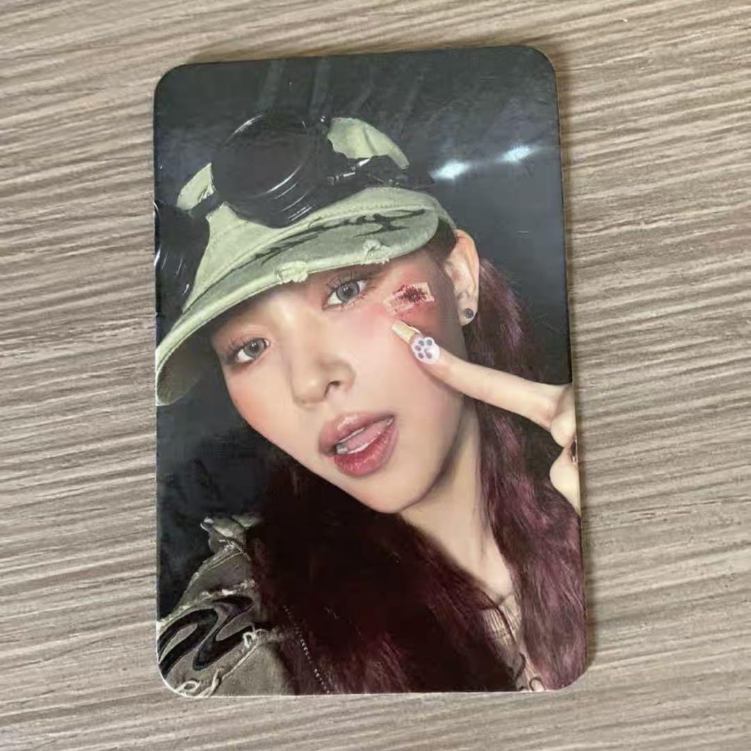 

[USED] itzy Ryujin GWBG Aladin Pre-order Limited Trading Card