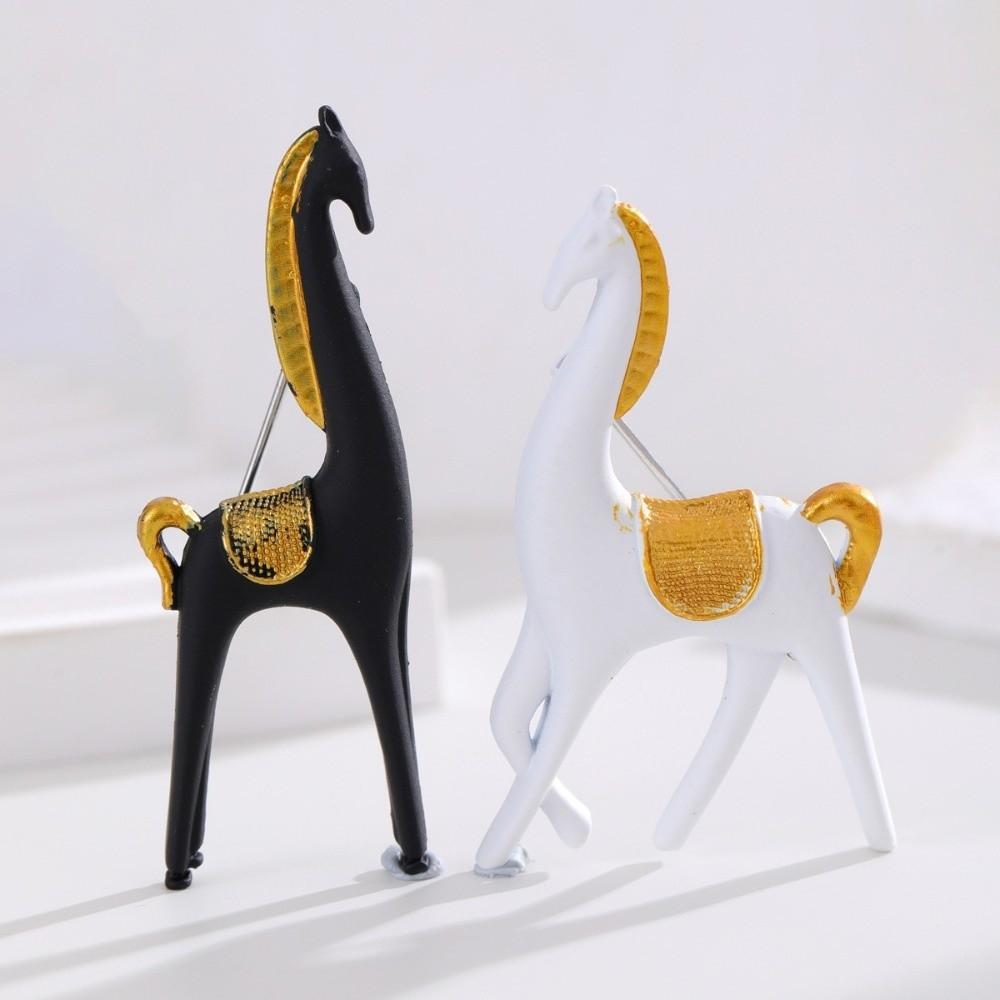 Elegant Horse Brooches Personality Pony Badge Pin Animal Zodiac Horse Pins  New Year Gifts
