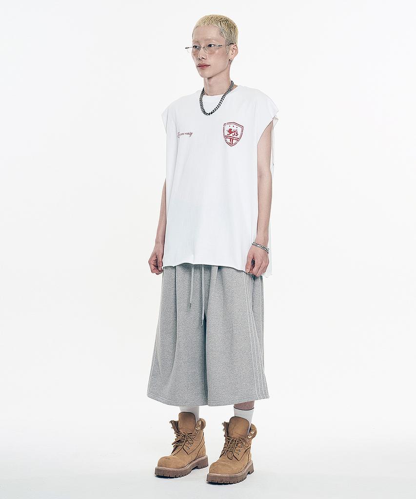 EASY NO EASY One-Pleat Bermuda Sweatpants - Black