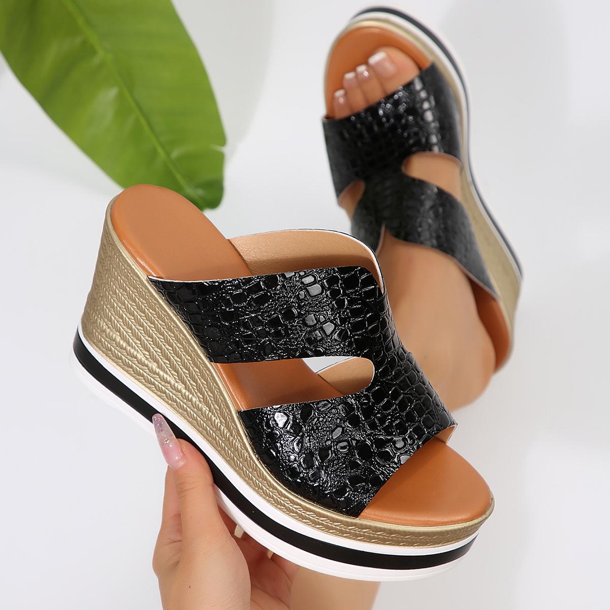 

Open-toed super high heels women s 2025 summer dating with skirt patent leather small thick-soled wedges 43 чёрный