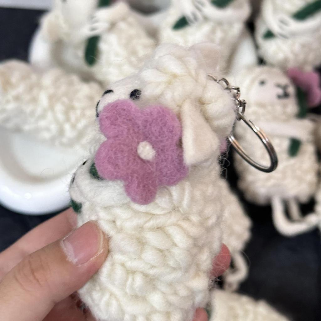Ręcznie robiona owieczka z filcu wełnianego Breloczek Dekoracja Prezent