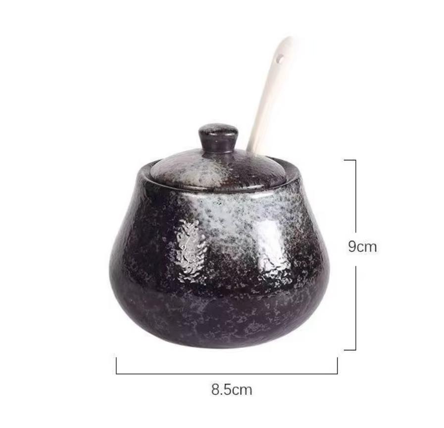 Japanese Ceramic Soy Sauce & Oil Dispenser – Retro Vinegar Bottle for Kitchen Seasoning & Cooking Tools