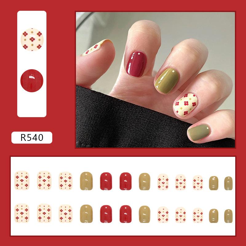 

Искусственные ногти Маленький цветочный нейл-арт Летние свежие короткие накладные ногти