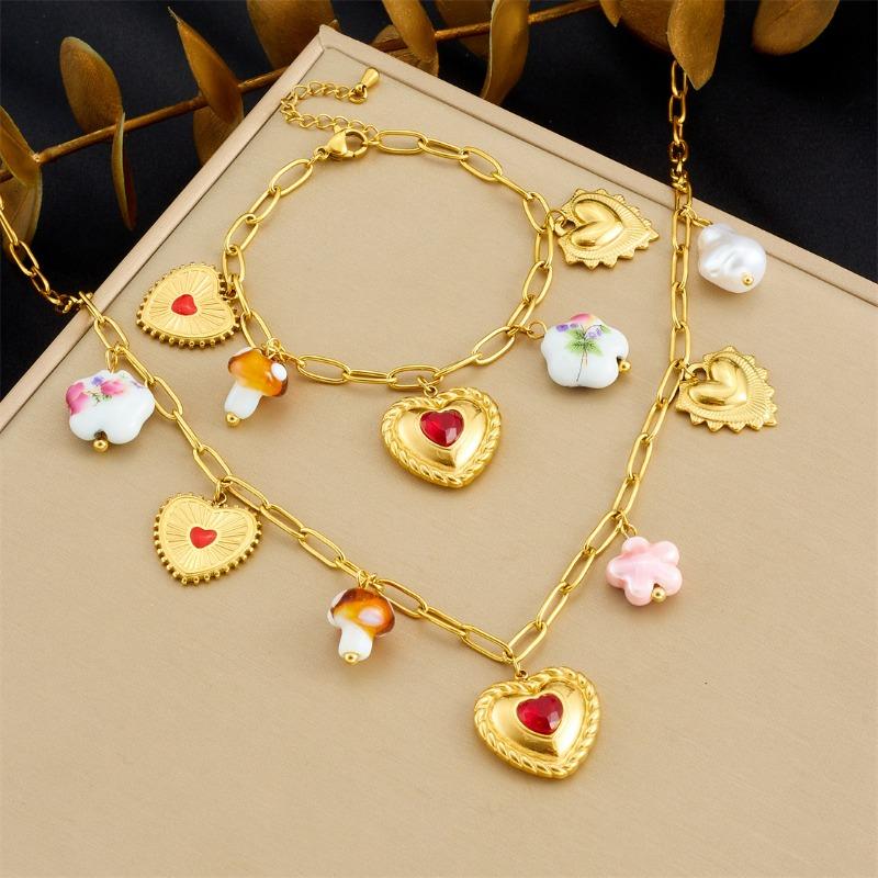 

Gold Paperclip Chain Jewelry Set with Heart Mushroom and Flower Charms золотой