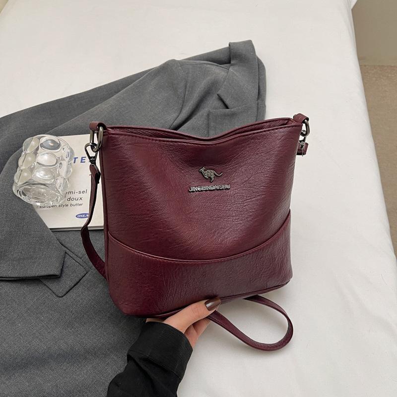 Women's Bag Bucket Bag Soft Leather Single Shoulder Crossbody Bag Simple and Versatile Middle-aged and Elderly Large Capacity Bag