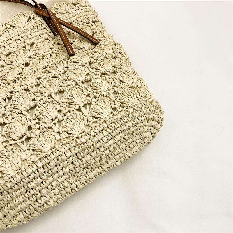 Handgewebte Strohtasche für Damen Sommer-Strandtasche mit Ledergriffen und Muschelmuster-Design