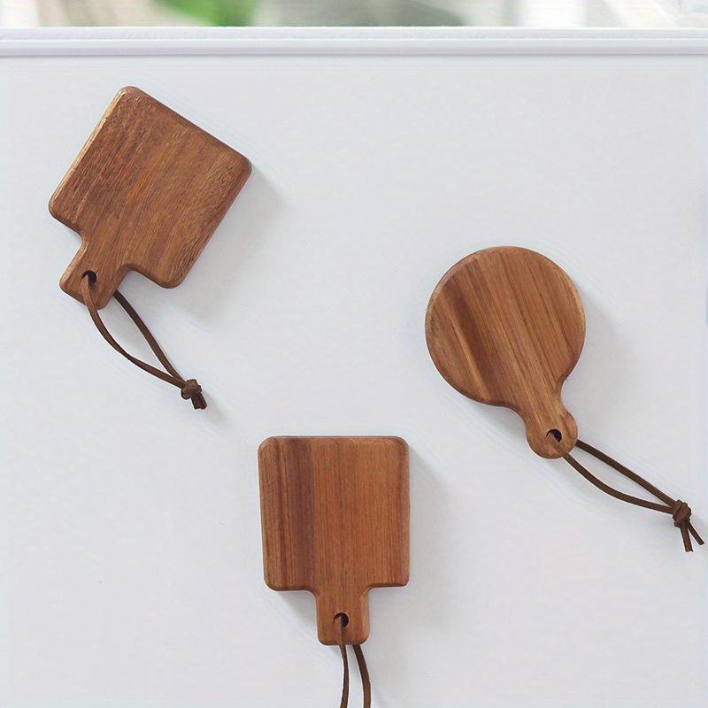 1pc Wooden Bottle Opener Circular Solid Wood Bottle Opener Magnetic Refrigerator Sticker Beer Bottle Opener