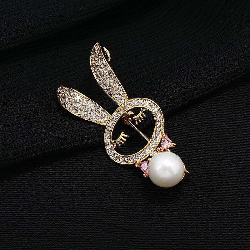Micro-set Crystal Zircon Rabbit Brooch Women's Niche High-end Zodiac Rabbit Pearl Pin High-end Suit Accessories Trend