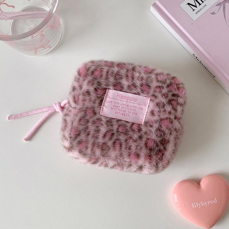 Leopard-pattern Plush Cosmetic Storage Bag with A Small Pocket for Holding A Wallet and A Purse.