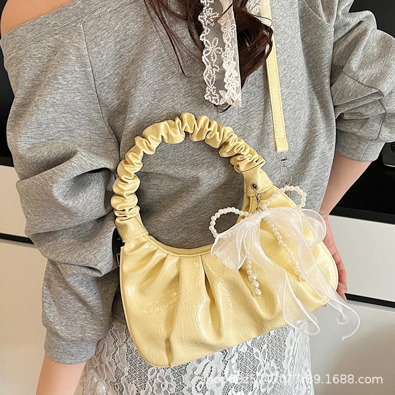 2025 New Pleated Light Luxury Niche Handbag Girl Department Small Fresh Versatile Shoulder Messenger Bag Cloud Bag Woman