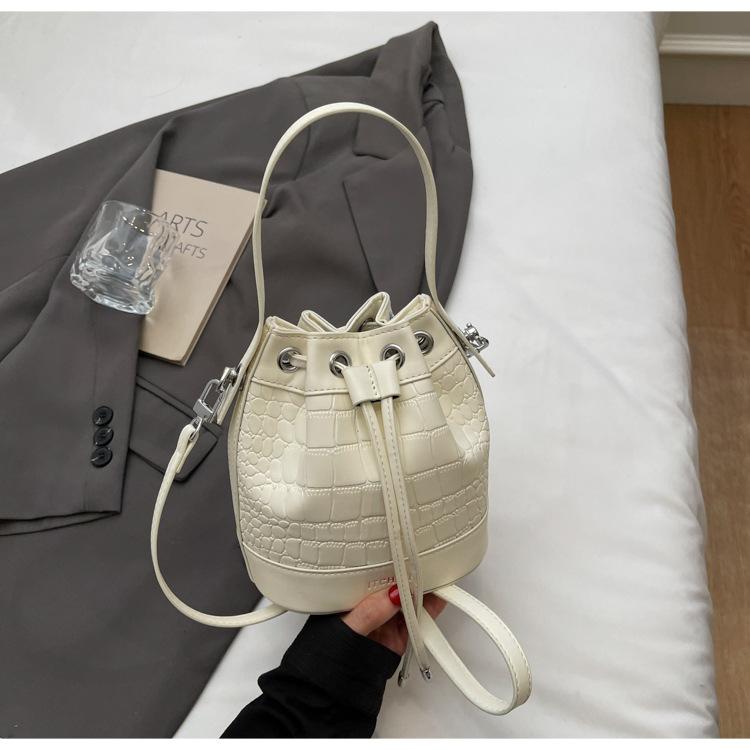 Fashion Handbag Women 2025 New Pumping Strap Foreign Style Shoulder Bag Retro Style Niche Stone Pattern Crossbody Bucket Bag