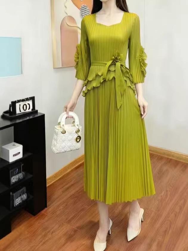 Elegant Plus Size Floral Ruffle Dress - European & American Fashion