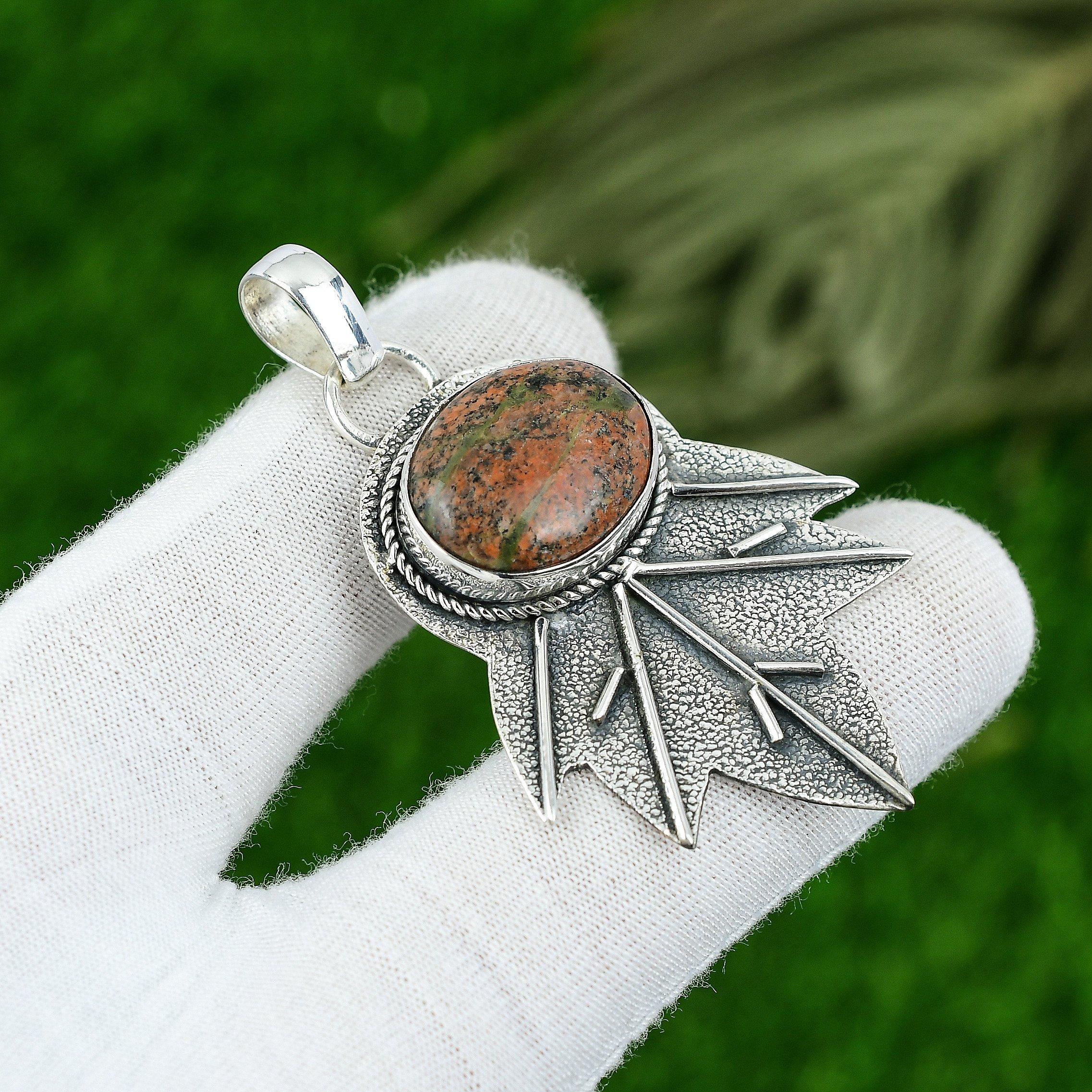 

Natural Grass Garnet Gemstone Pendant 925 Sterling Silver Indian Jewelry