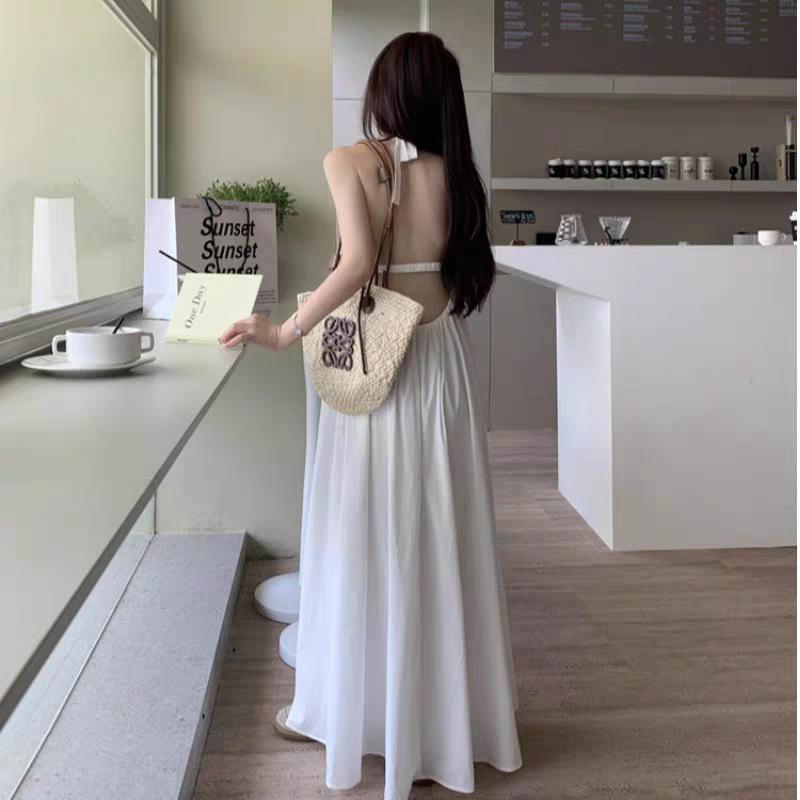 Holiday Style Backless Neck Dress Women's Summer New French Design Sense Niche Meat Cover Fashion Age-reducing Dress