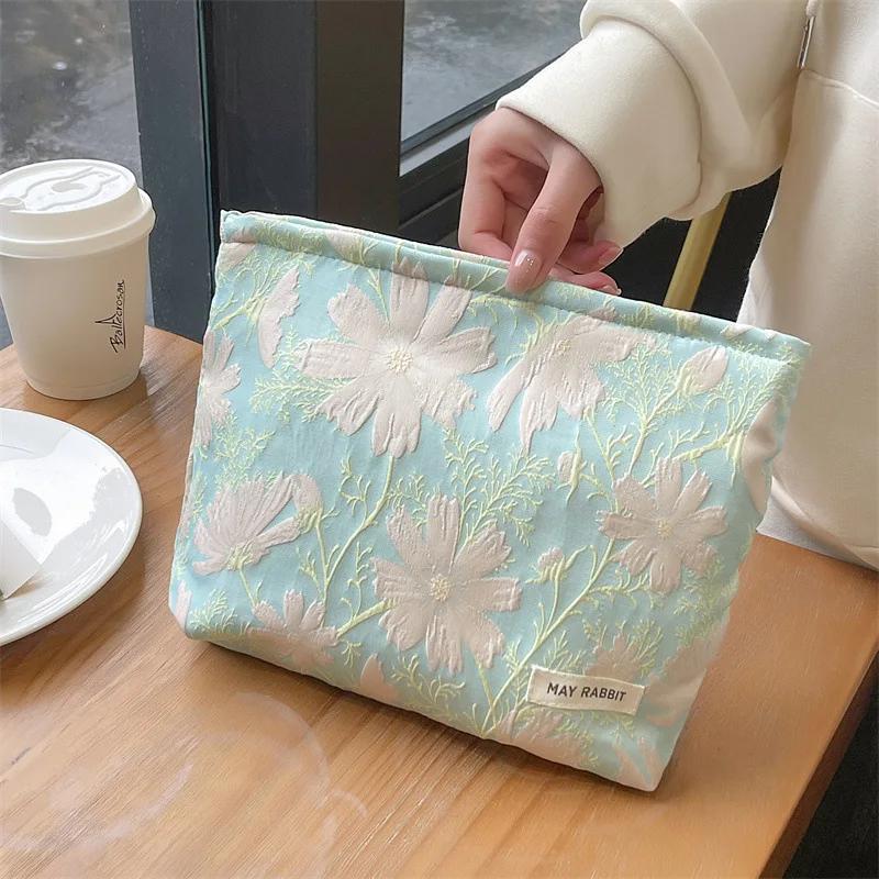 Simple Sweet Pink Flower Embroidered Clutch Cosmetic Bag Makeup Bag Square Canvas Zipper Bag Travel Portable Makeup Organizer